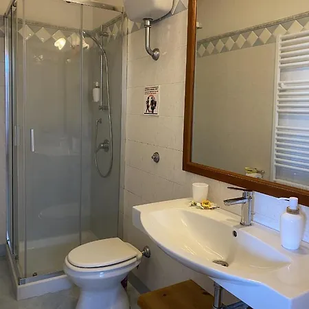 Orange Moderno Tra Gli Ulivi Di Sorrento