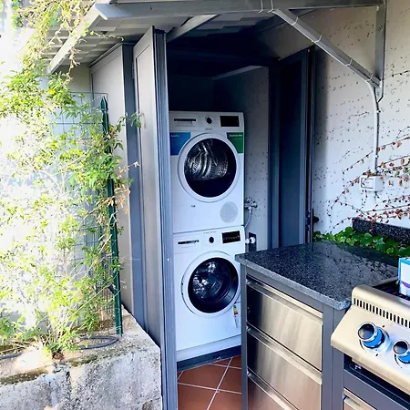 Orange Moderno Tra Gli Ulivi Di Feriehus *