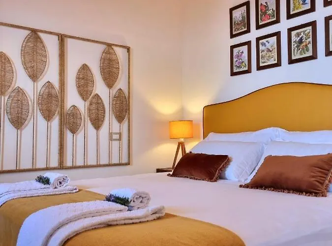 Orange Moderno Tra Gli Ulivi Di بيت للعطل