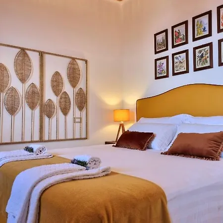 Orange Moderno Tra Gli Ulivi Di بيت للعطل